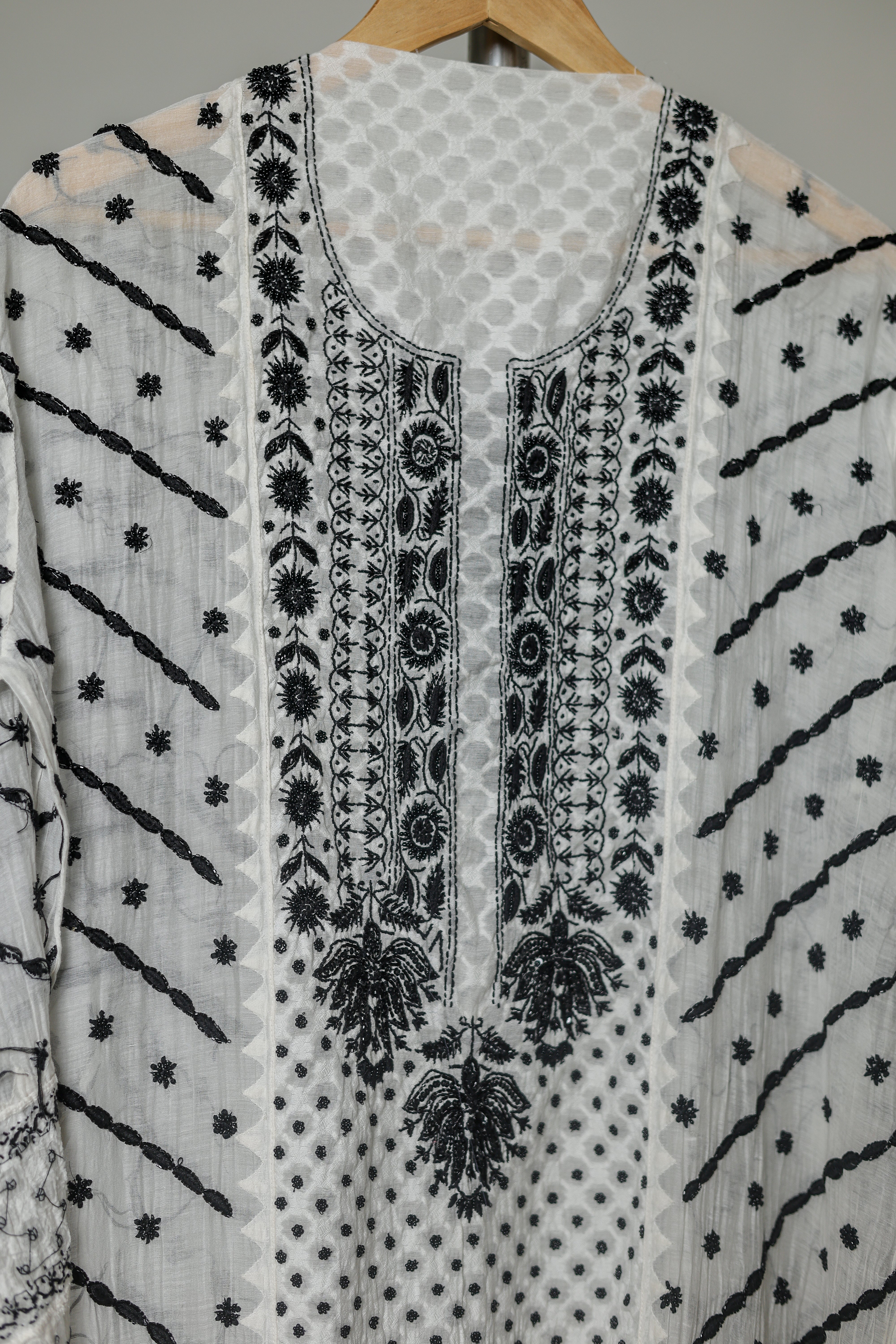 Mul Chanderi Kurta Dupatta Set with Black Moti Neck